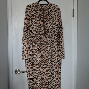 Chic Leopard Long Sleeve Dress